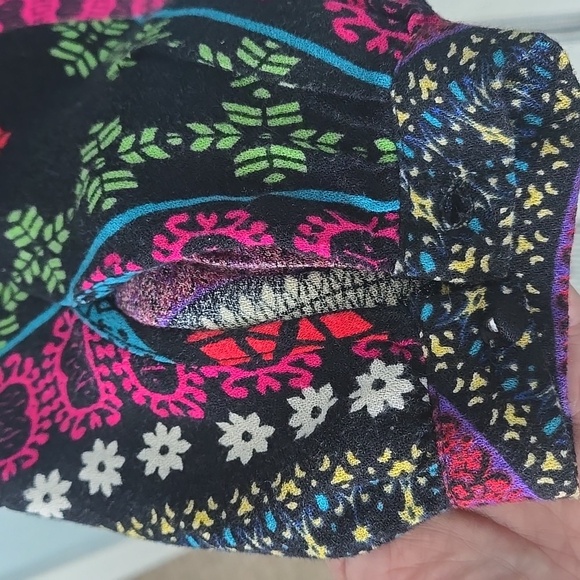 ELLA MOSS Black V Neck Tassel Cord Tunic Size Large Bright Mandala Print Boho - Picture 5 of 13